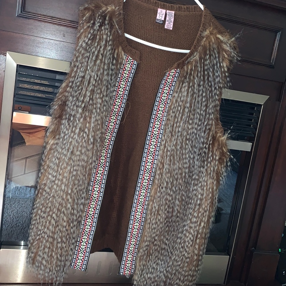 Fur vest!